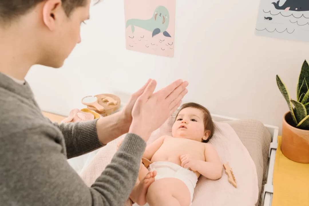 Co ile zmieniać pieluchę noworodkowi, aby uniknąć odparzeń?