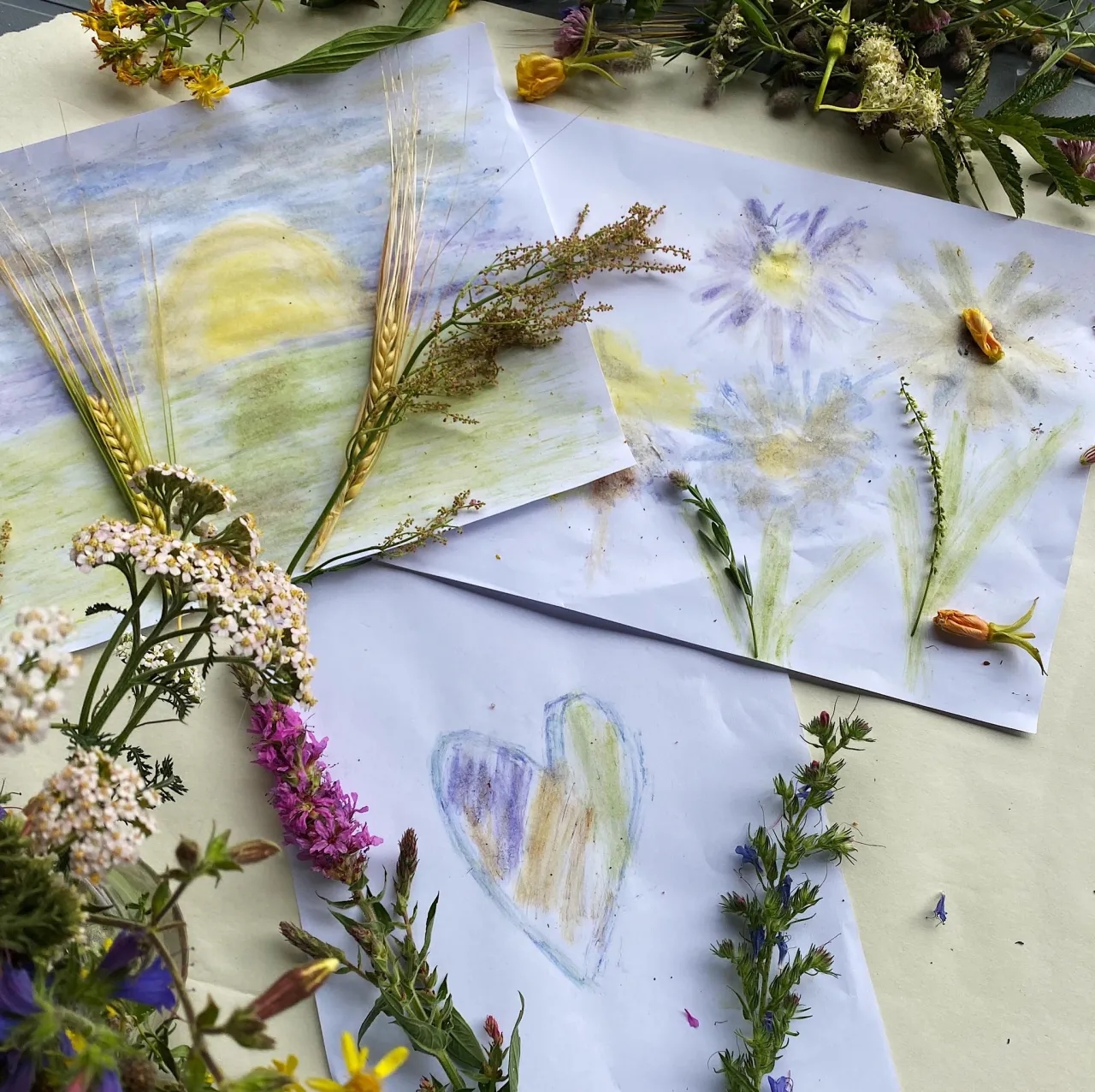 Kolorowanka sensoryczna: rozwój dziecka przez kreatywną zabawę